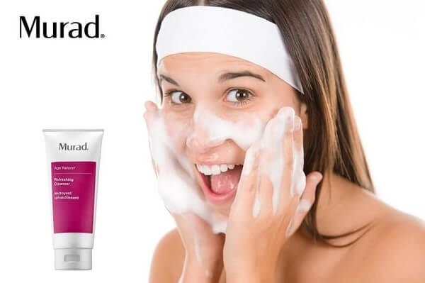 Rửa mặt giúp da được làm sạch kỹ hơn, loại bỏ đi những chất có hại cho da