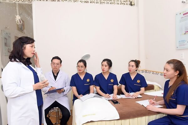 Các chuyên viên tại Thanh Hải được đào tạo thường xuyên để nâng cao tay nghề, chuyên môn