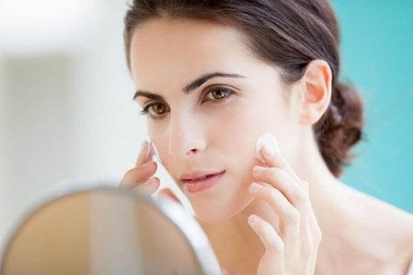 Clean and Clear là kem trị mụn thích hợp cho da thường, da hỗn hợp, da nhờn