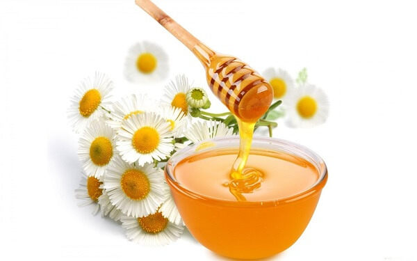 Sử dụng mật ong là cách được nhiều chị em ưa chuộng