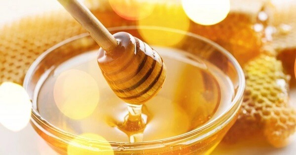 Mật ong kháng viêm, cho da luôn dễ chịu, dịu nhẹ trong quá trình điều trị mụn